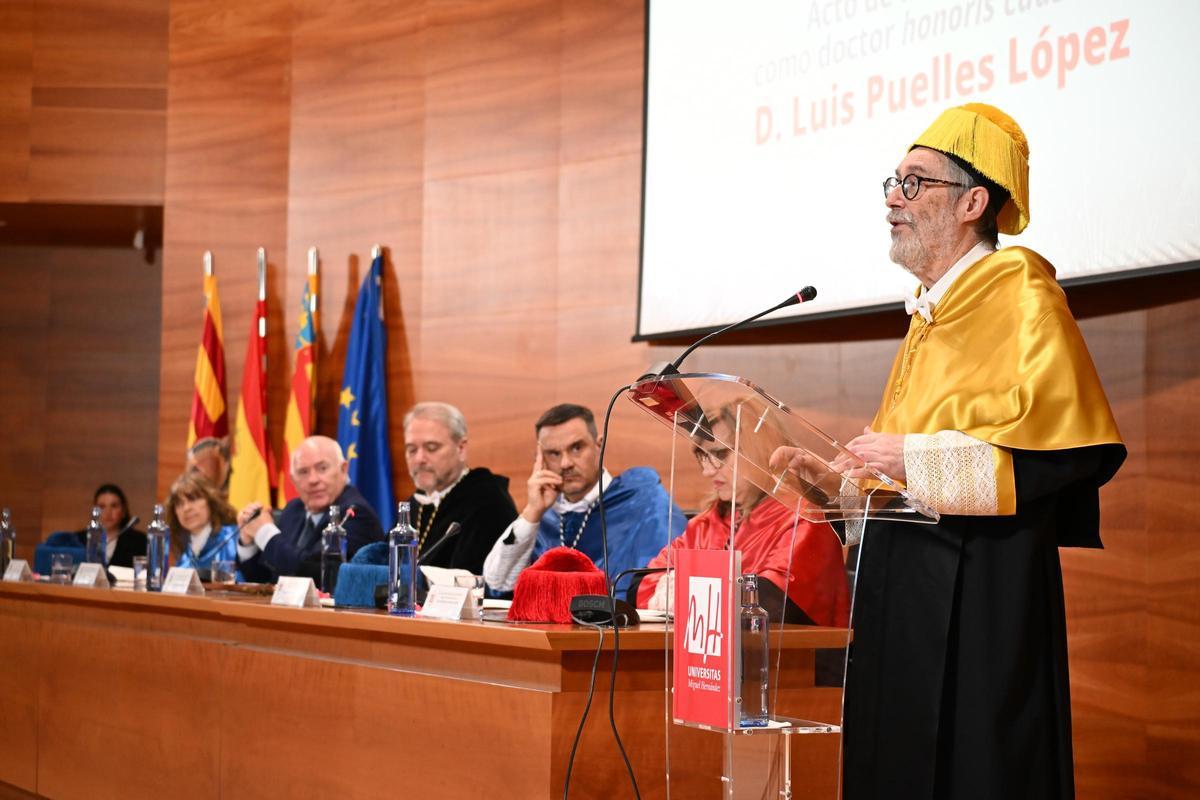 Así ha sido la ceremonioa de nombramiento como Doctor Honoris Causa al investigador Luis Puelles en la Universidad Miguel Hernández de Elche
