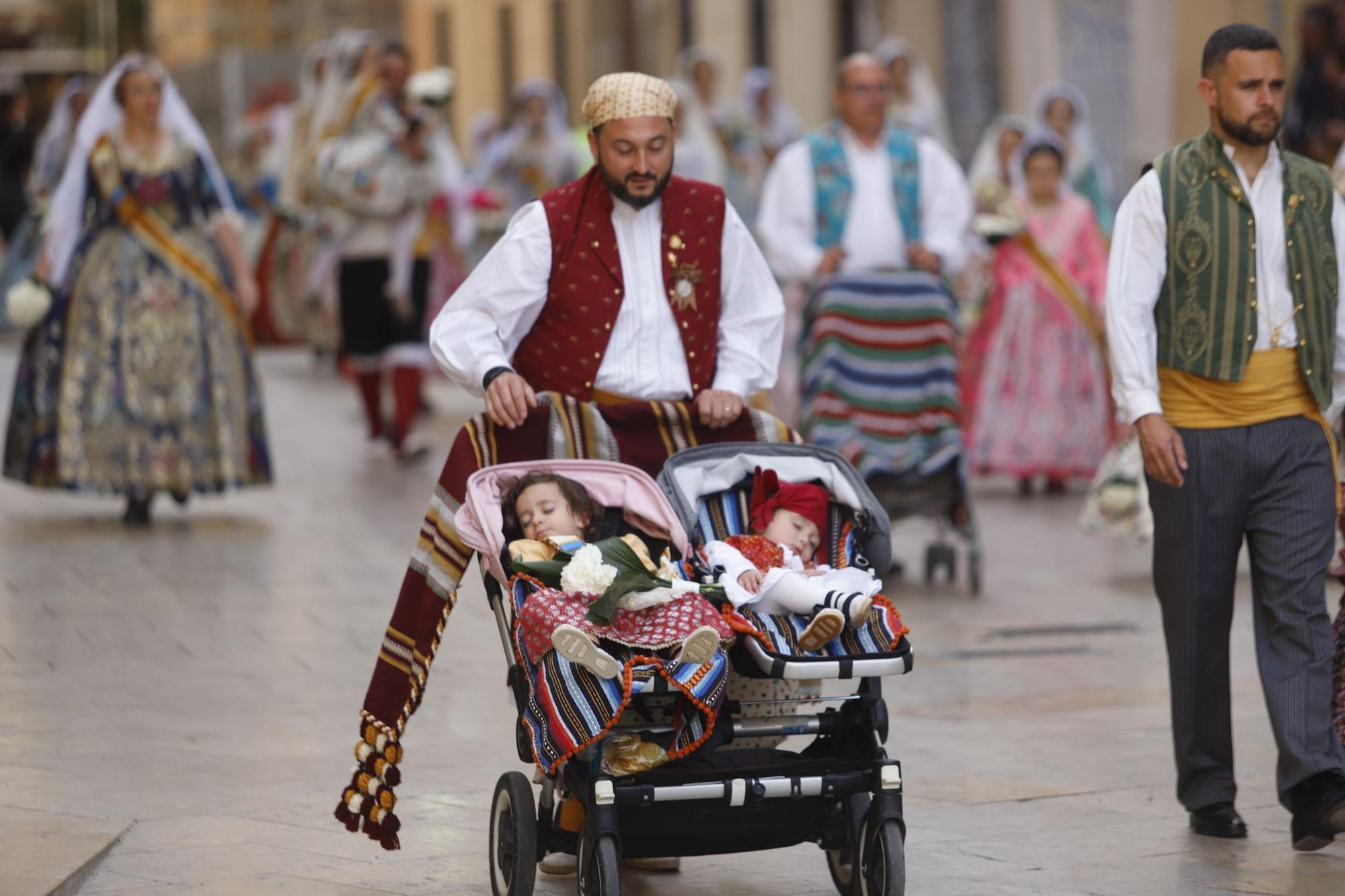 Búscate en el segundo día de la Ofrenda en la calle San Vicente hasta las 17 horas