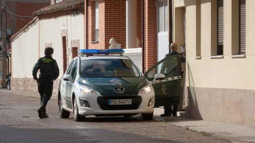 La Guardia Civil acude a un aviso de robo en la provincia.