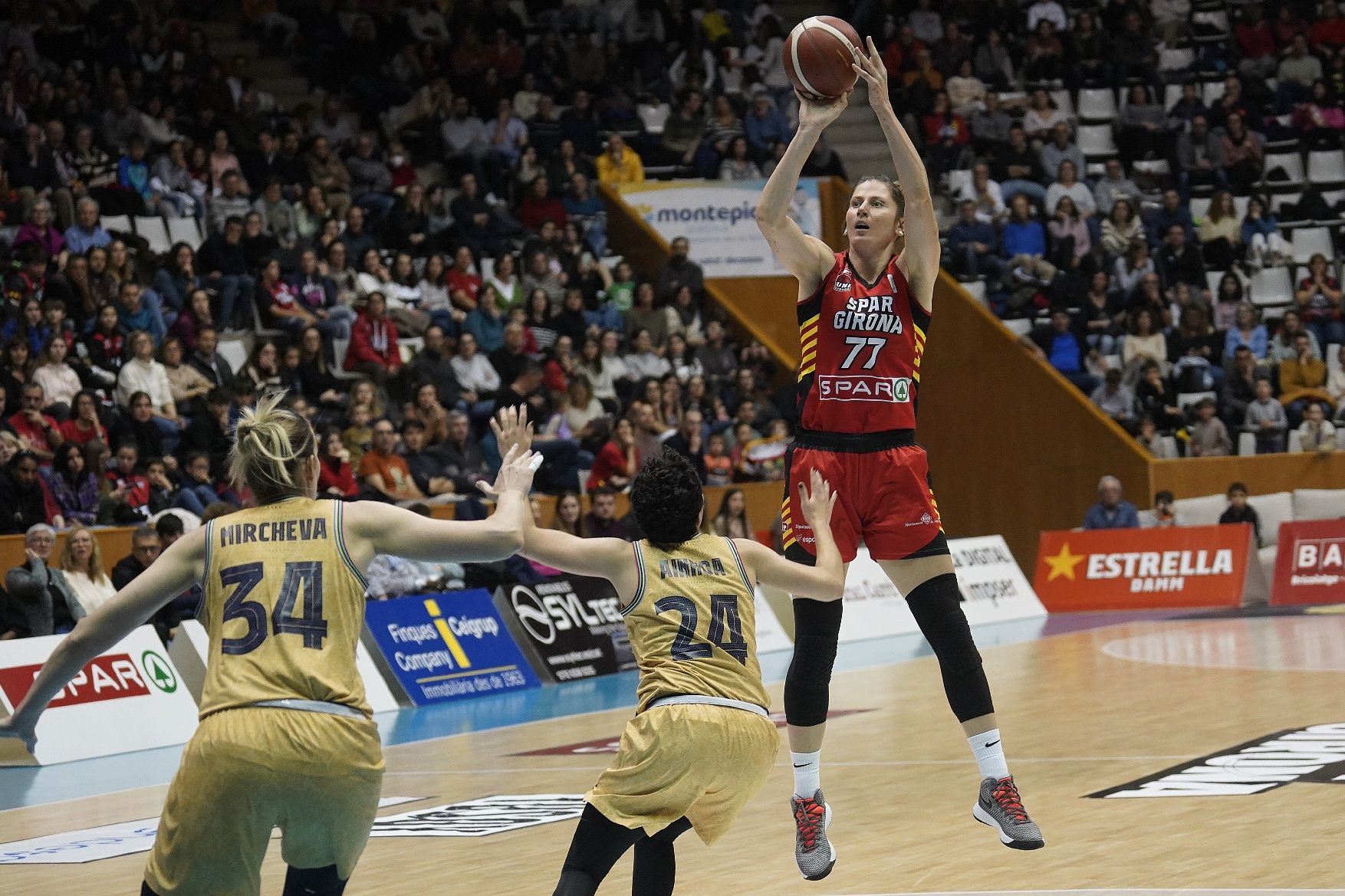 Les millors fotos del Spar Girona - Barça CBS