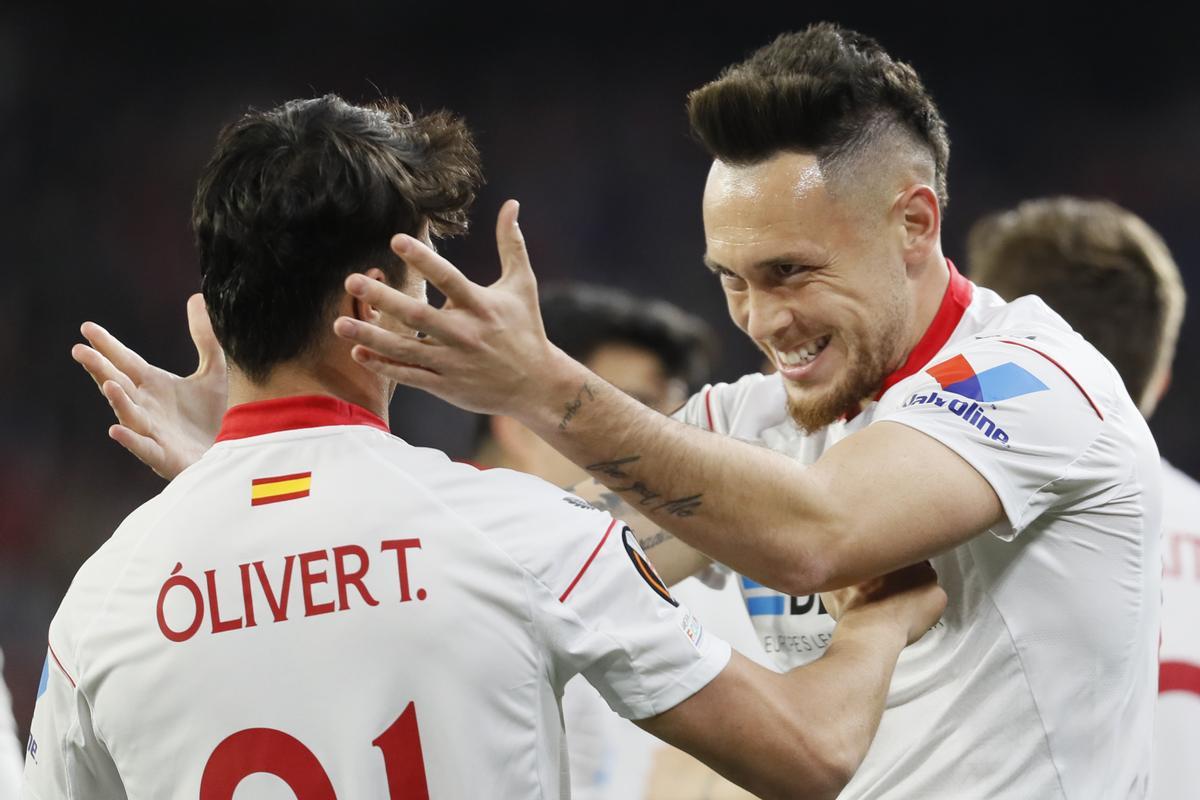 Resumen, goles y highlights del Sevilla 3 - 0 PSV del partido de ida de los play-offs de Europa League