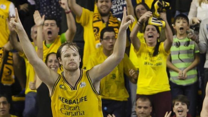 Brad Newley renovó por una temporada más con el CB Gran Canaria. | quique curbelo