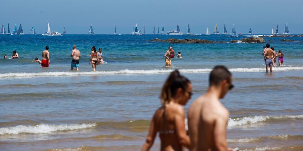 Gijón disfruta del buen tiempo