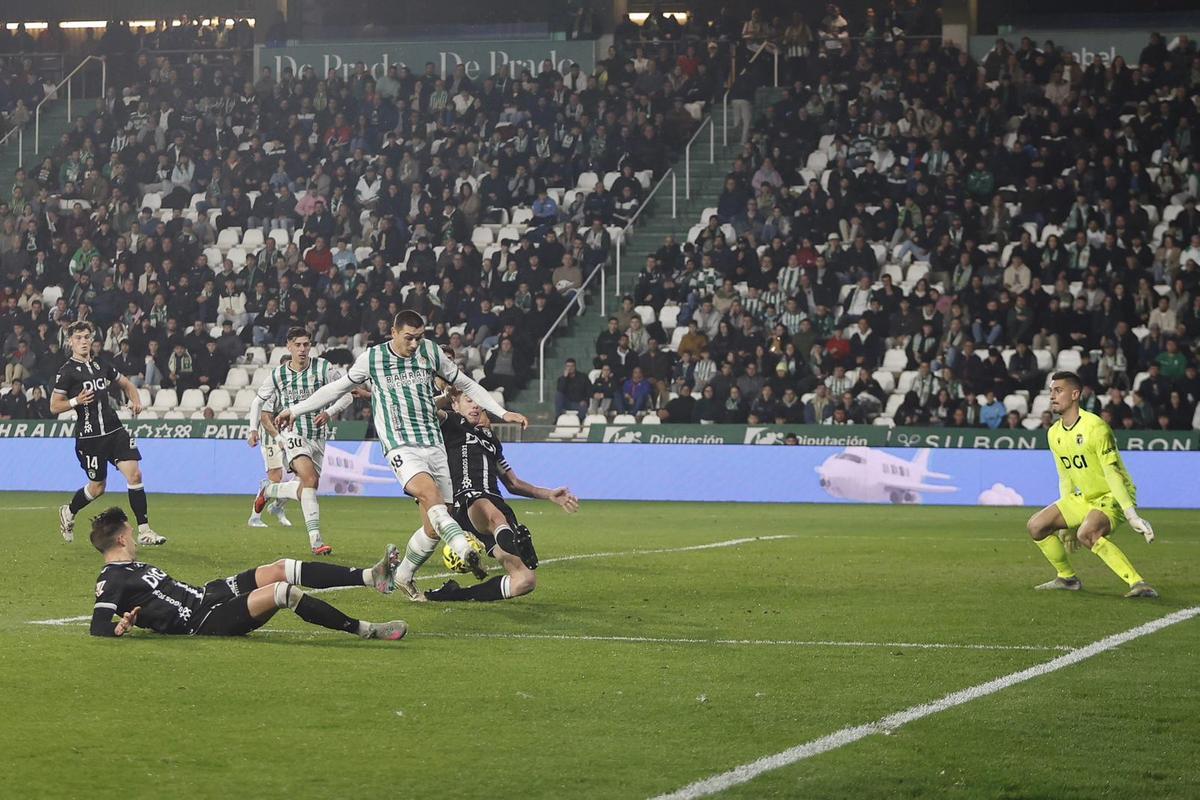 Córdoba CF-Burgos | Las imágenes del partido de LaLiga Hypermotion