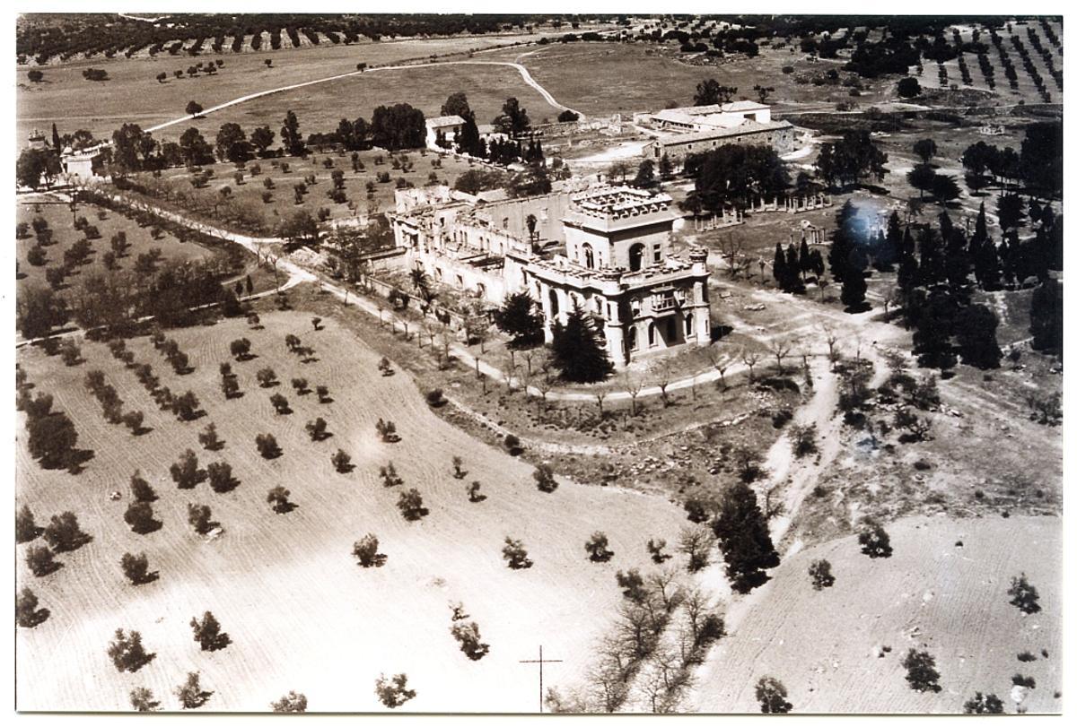 Vista aérea del Palacio de la Sisla en 1972