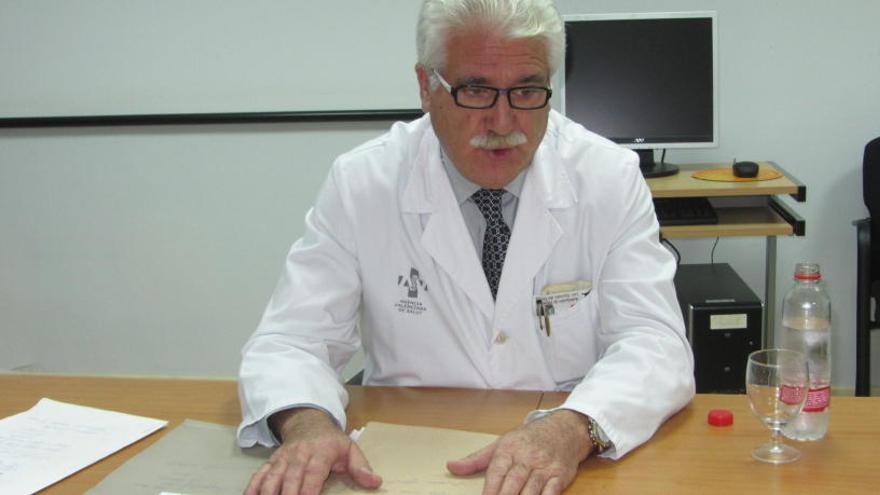 El doctor Segura durante la presentación del congreso