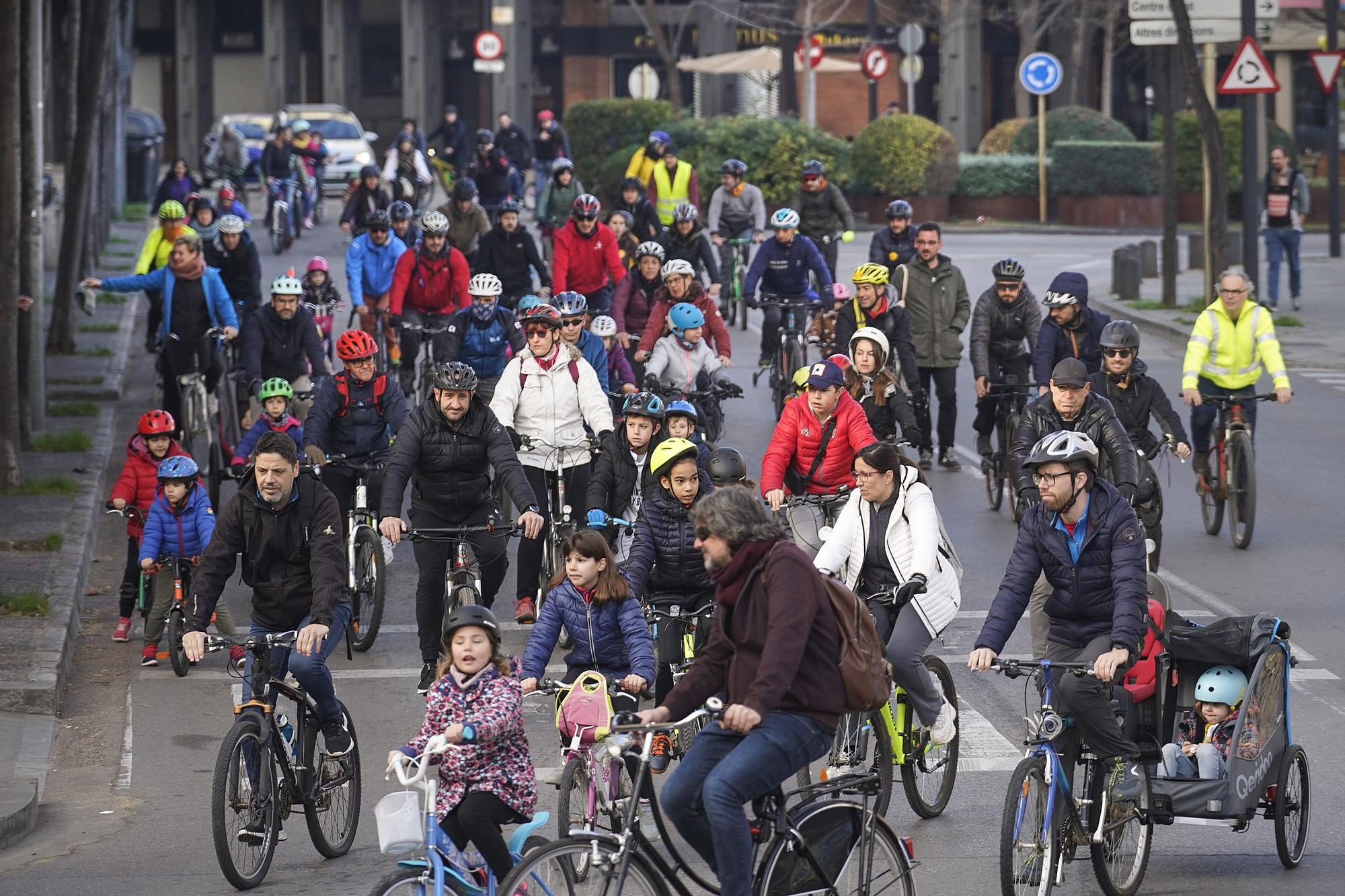 Mou-te en bici celebra la «Pedalada de Reis»