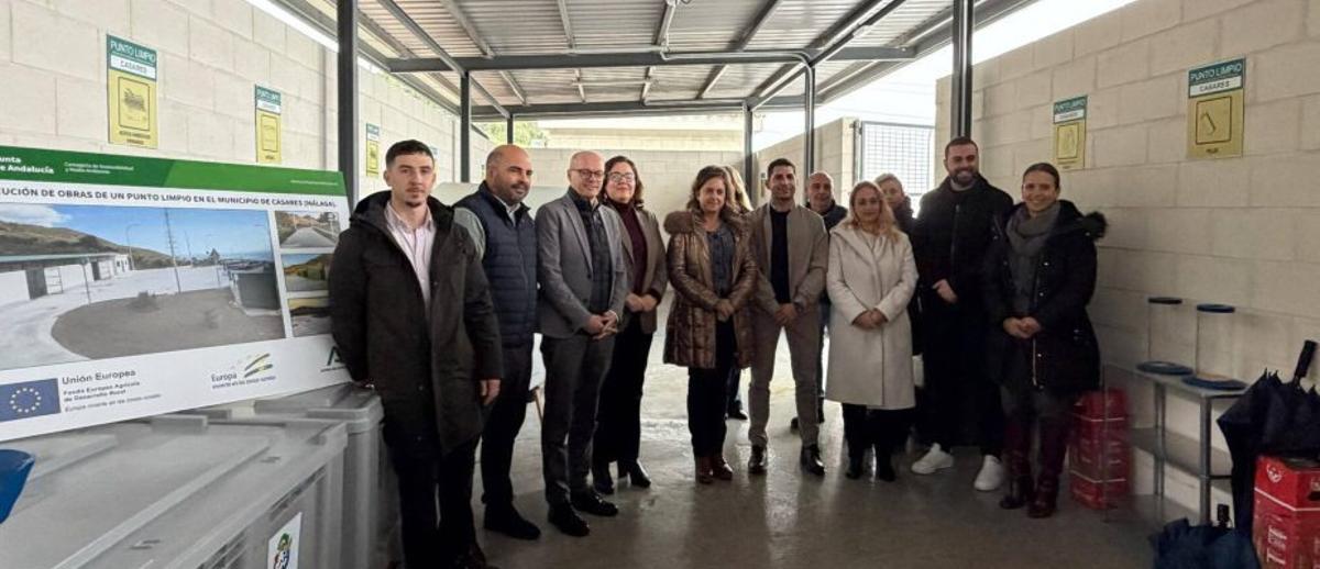 Catalina García y Juan Luis Villalón, inauguran el punto limpio de Casares.