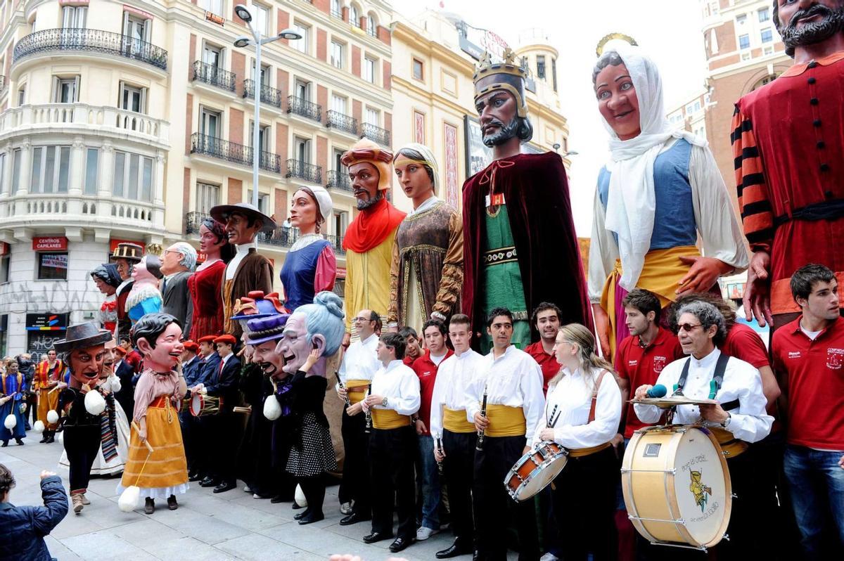 Las fiestas de San Cayetano comenzarán con su tradicional exhibición de gigantes y cabezudos
