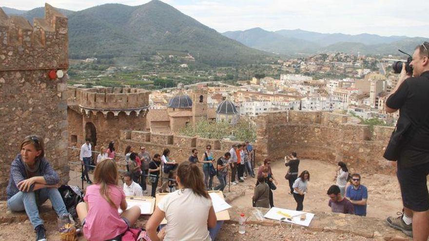 La rebaja de tasas triplica las bodas en el castillo y consistorio de Onda