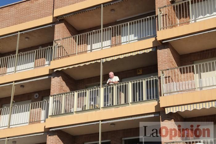 Un 'SOS' gigante para el Mar Menor formado por escolares en Villananitos