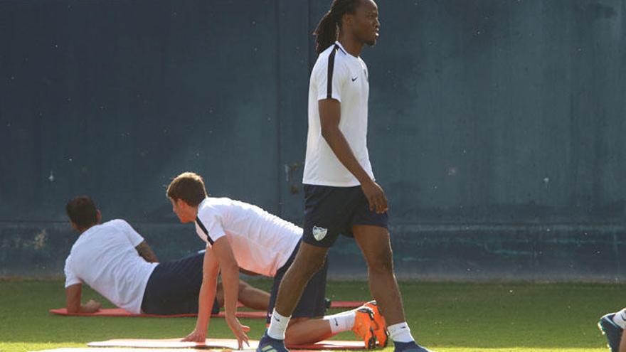 Bakary Koné, uno de los futbolistas del Málaga CF en la rampa de salida.