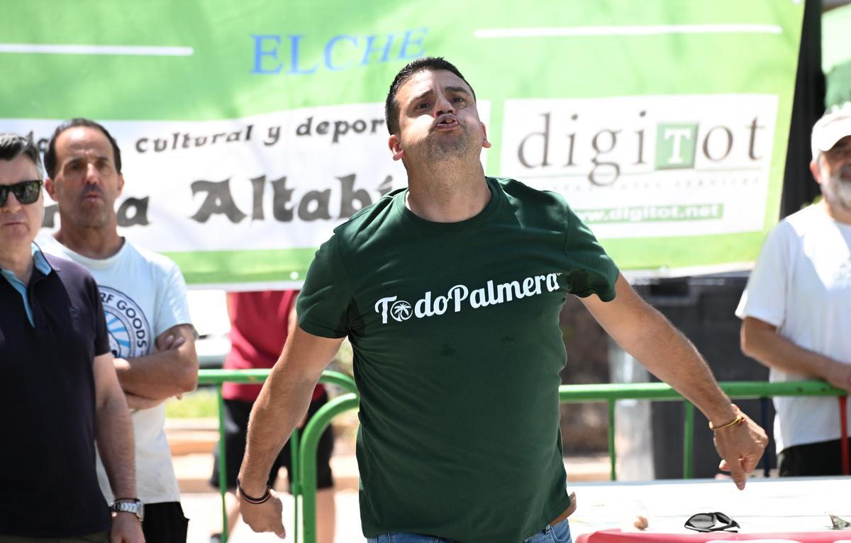 XIV Campeonato de lanzamiento de hueso de dátil de Elche, en imágenes
