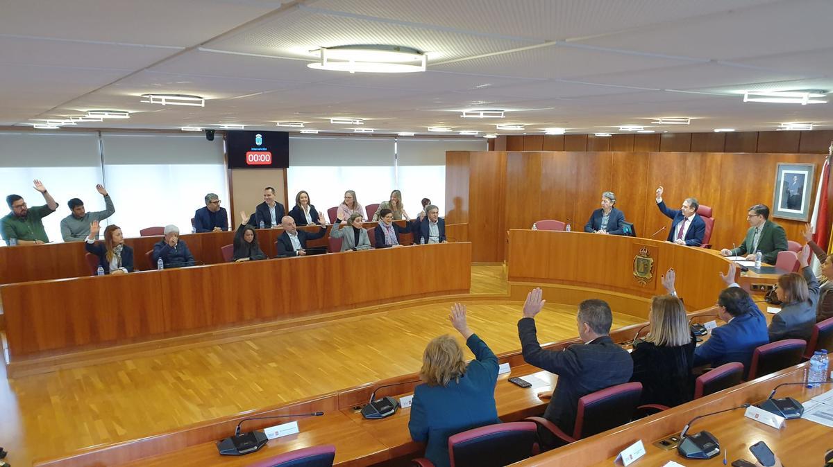 Votación en el pleno extraordinario. Concello de Vigo. Balaídos. 12 febrero 2024. Marta G. Brea