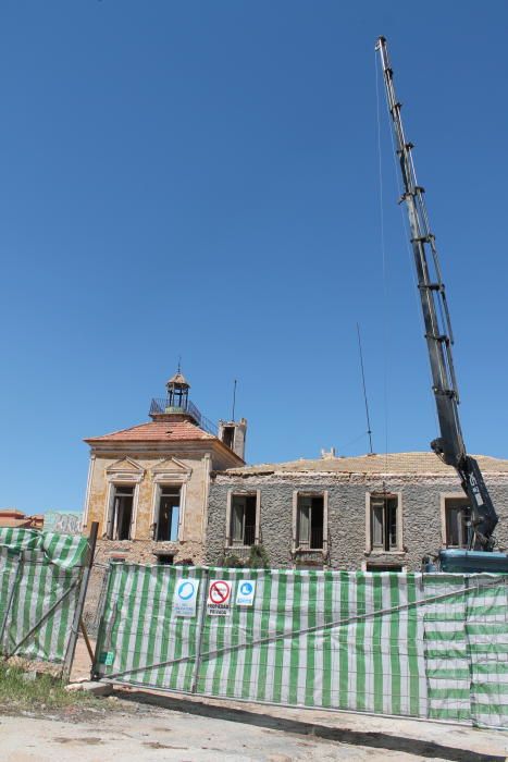 Casa y Torre de Los Balcones con imágenes captadas entre 2008 y 2017 y en el que se observa el deterioro del inmueble