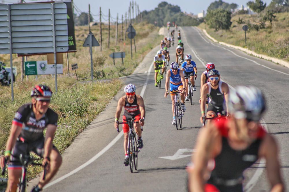 Gustavo Rodríguez y Anna Noguera ganan el Triatlón de Orihuela