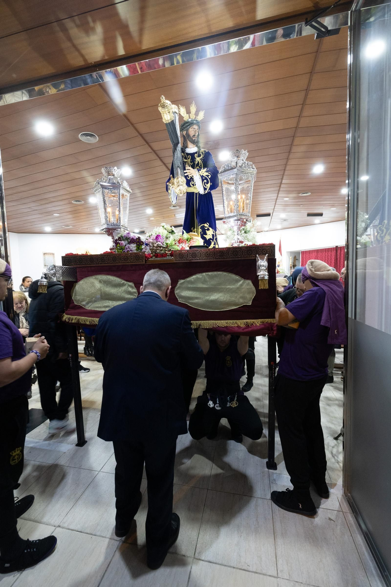 El Jesús del Gran Poder sube a costal a la Catedral