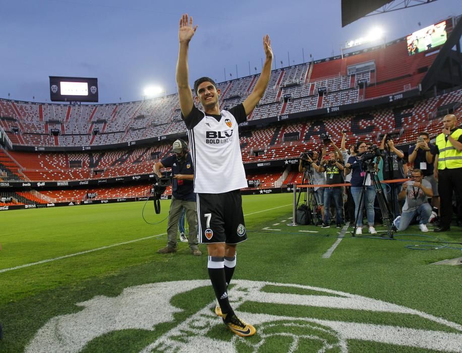 Las mejores imágenes de la presentación de Guedes, Pereira, Murillo, Kondogbia, Maksimovic, Neto y Gabriel