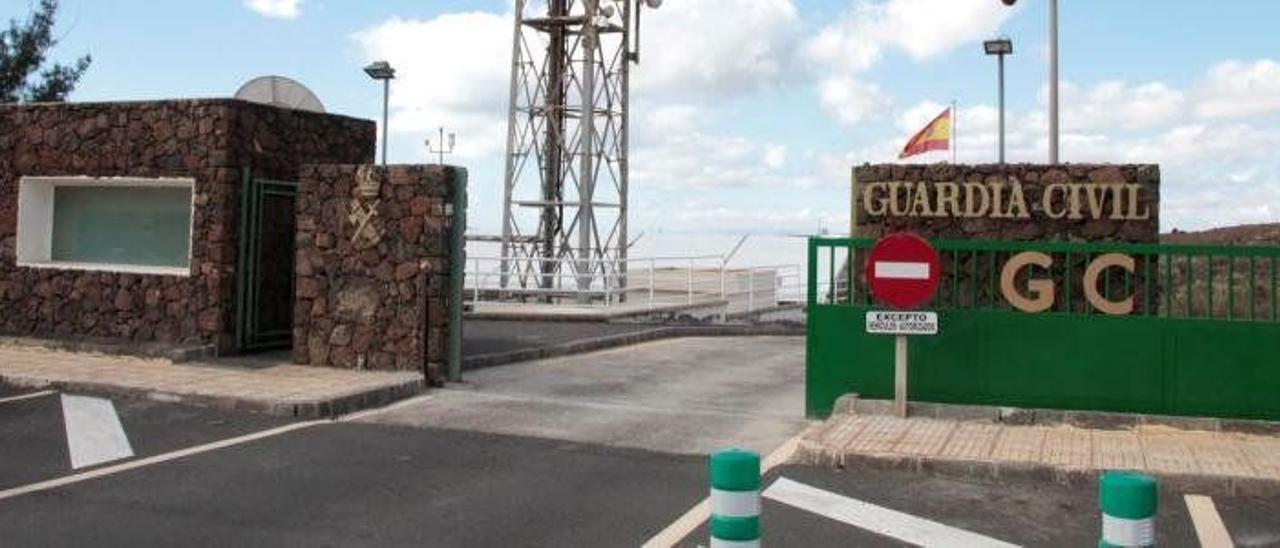 Entrada al cuartel de la Guardia Civil en Costa Teguise.