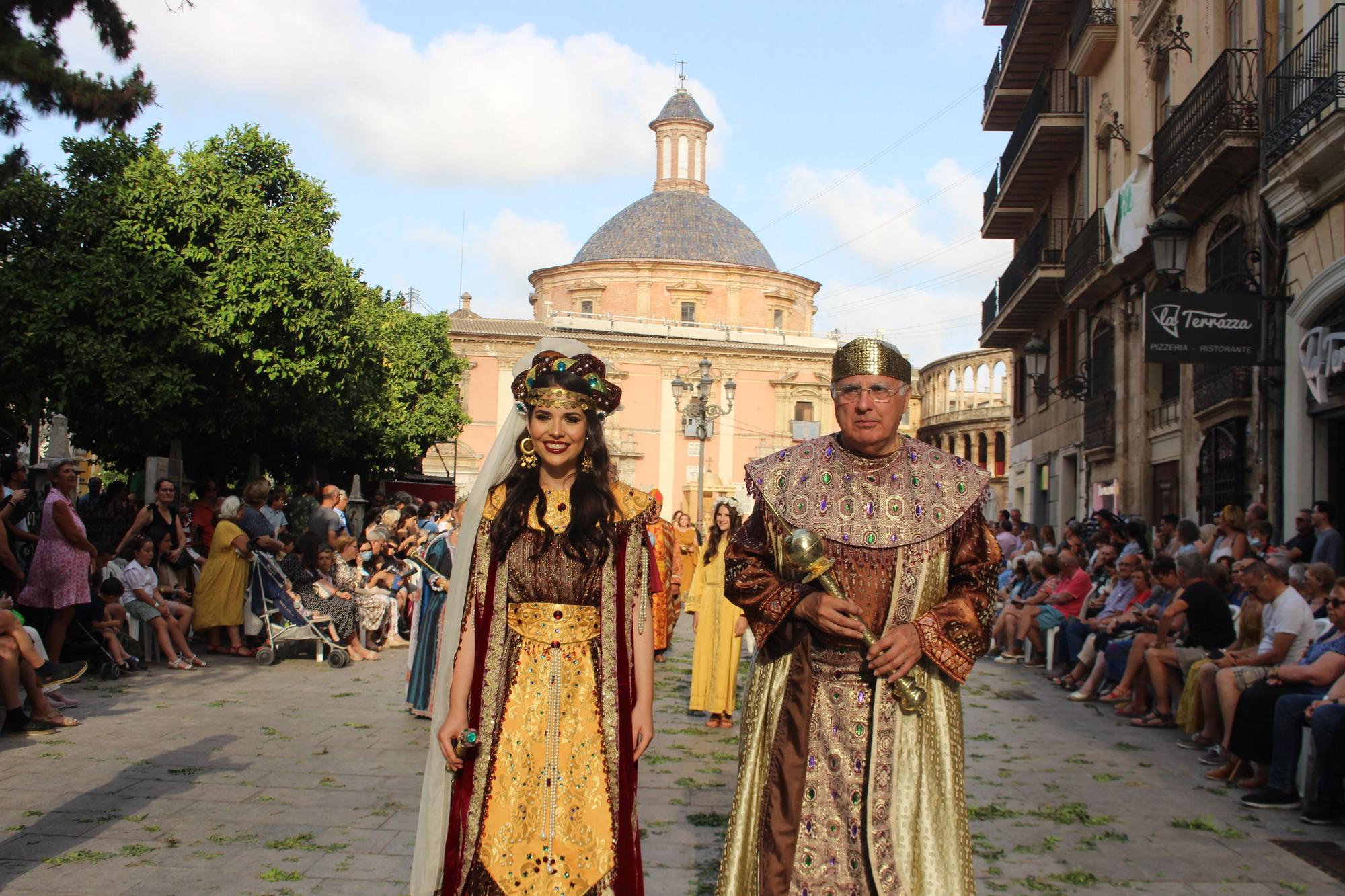 Carmen, Nerea, la reina de Saba y el Ángel del Desierto, en la procesión del Corpus