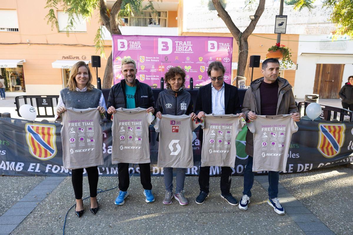 El fondista internacional Chema Martínez protagonizó la rueda de prensa previa a la carrera