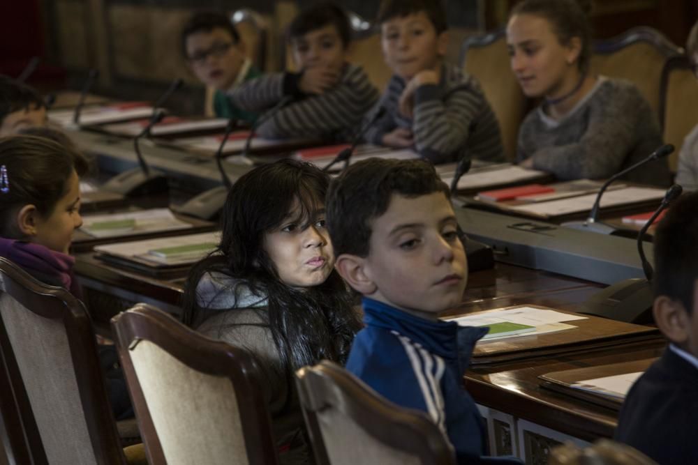 Pleno infantil en el Ayuntamiento de Oviedo