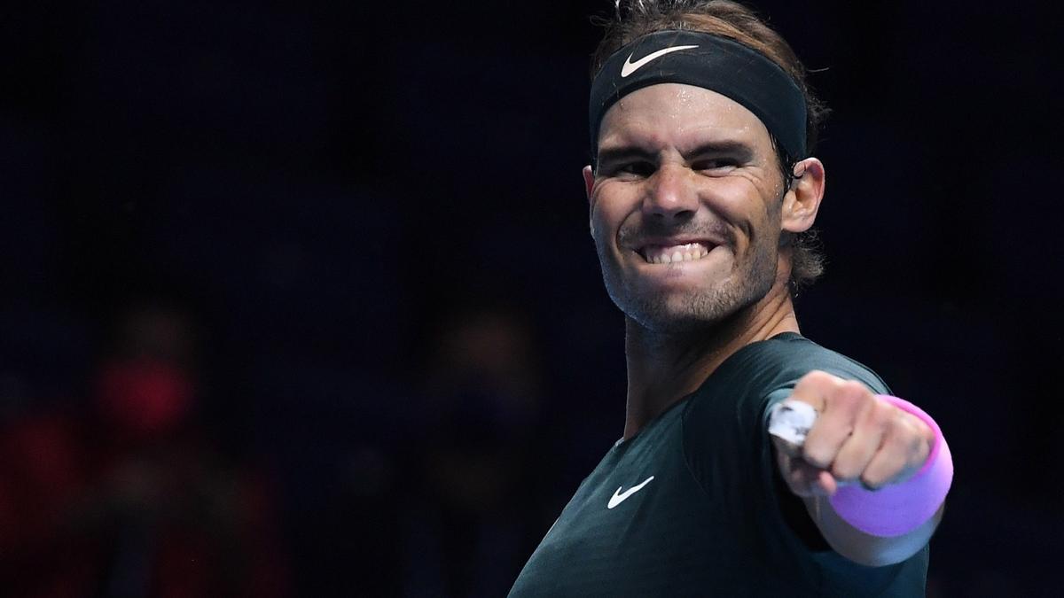 Rafa Nadal celebra su triunfo ante Tsitsipas este jueves.