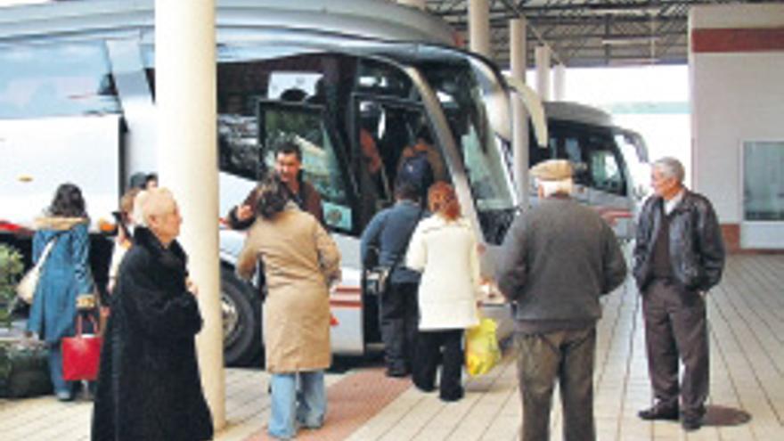 Las estaciones de autobuses presentan problemas de seguridad y limpieza