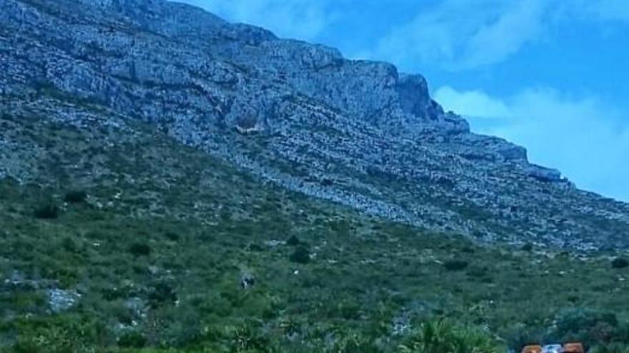 Rescatan en el Montgó a dos senderistas agotadas y que se quedaron sin agua