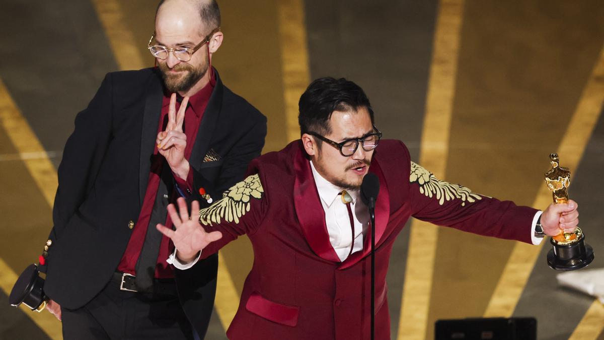 'Todo a la vez en todas partes' arrasa en los Oscar con siete estatuillas