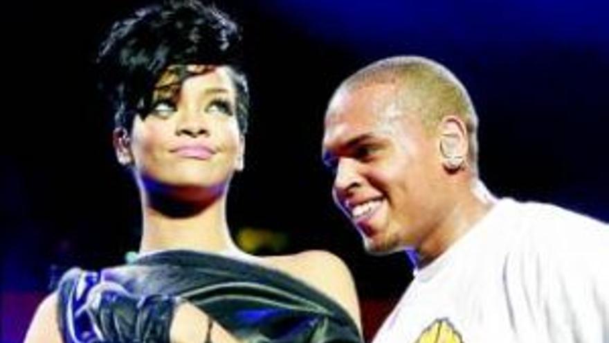 Rihanna, ingresada por la agresión de su novio