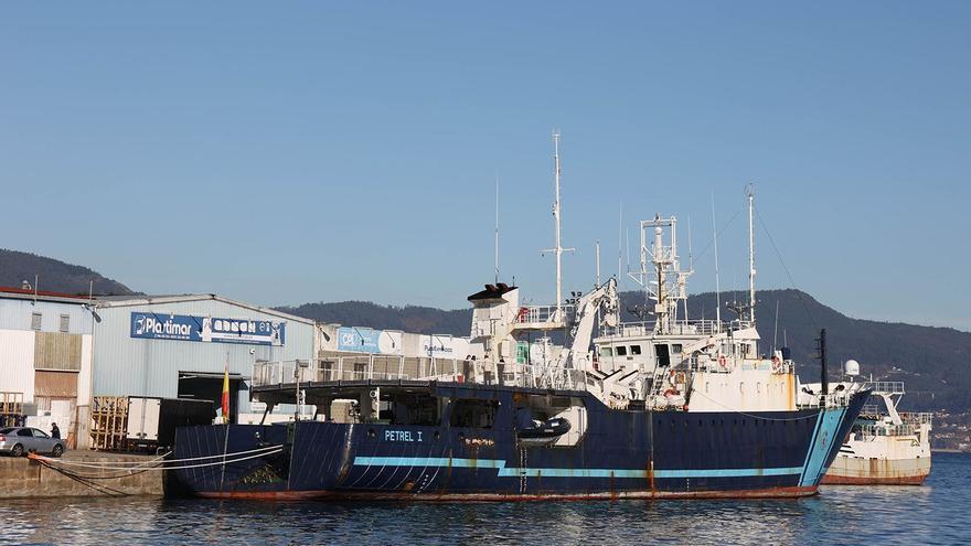 Desembarcan en Vigo las dos toneladas de cocaína incautadas en un velero en el Atlántico