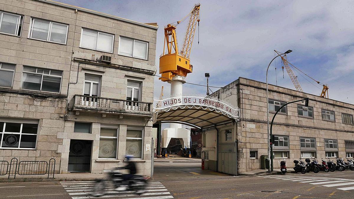 Fachada principal de Hijos de J. Barreras, el mayor astillero privado de España.