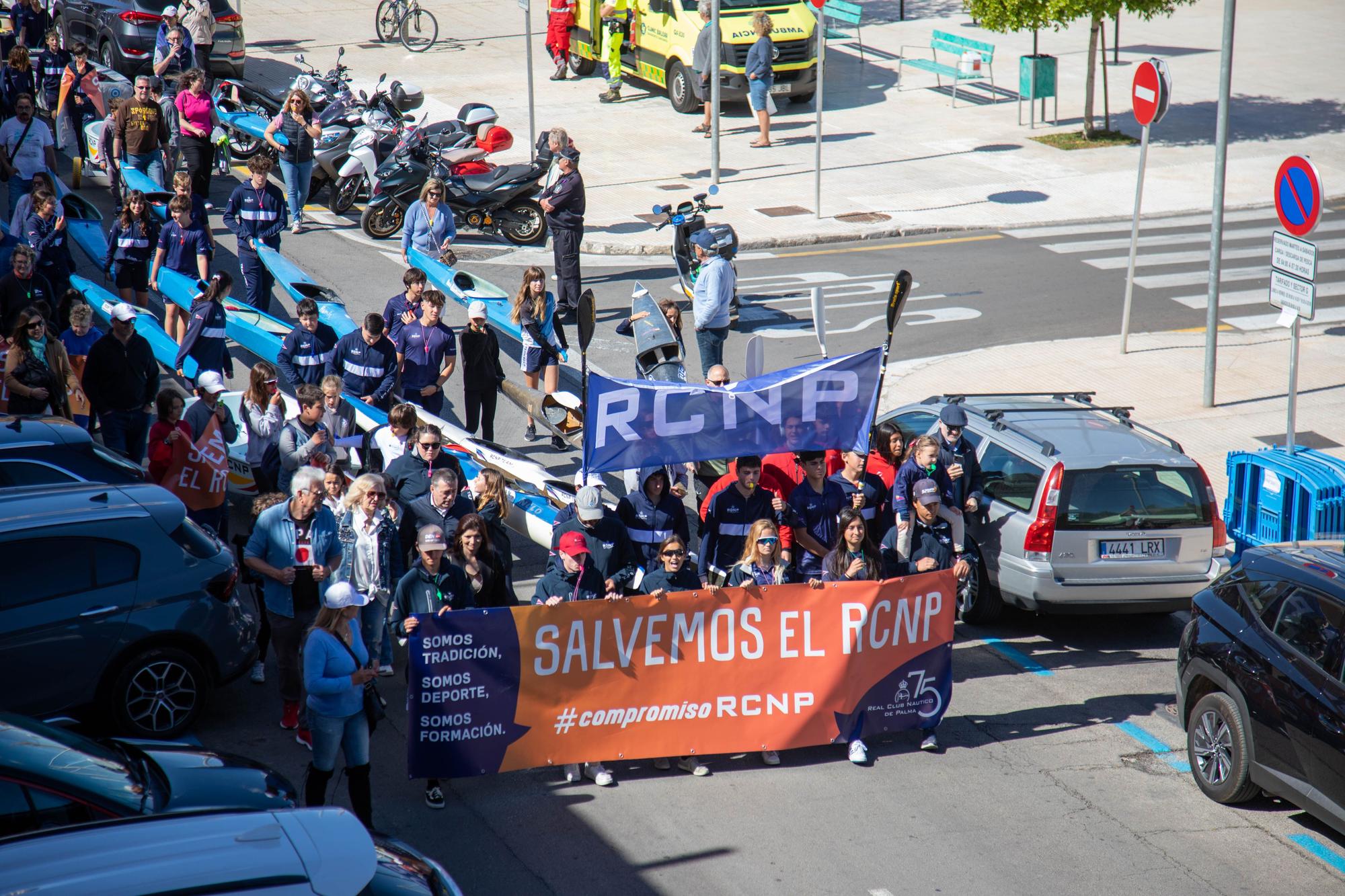 FOTOS: Manifestación para salvar al Real Club Náutico de Palma