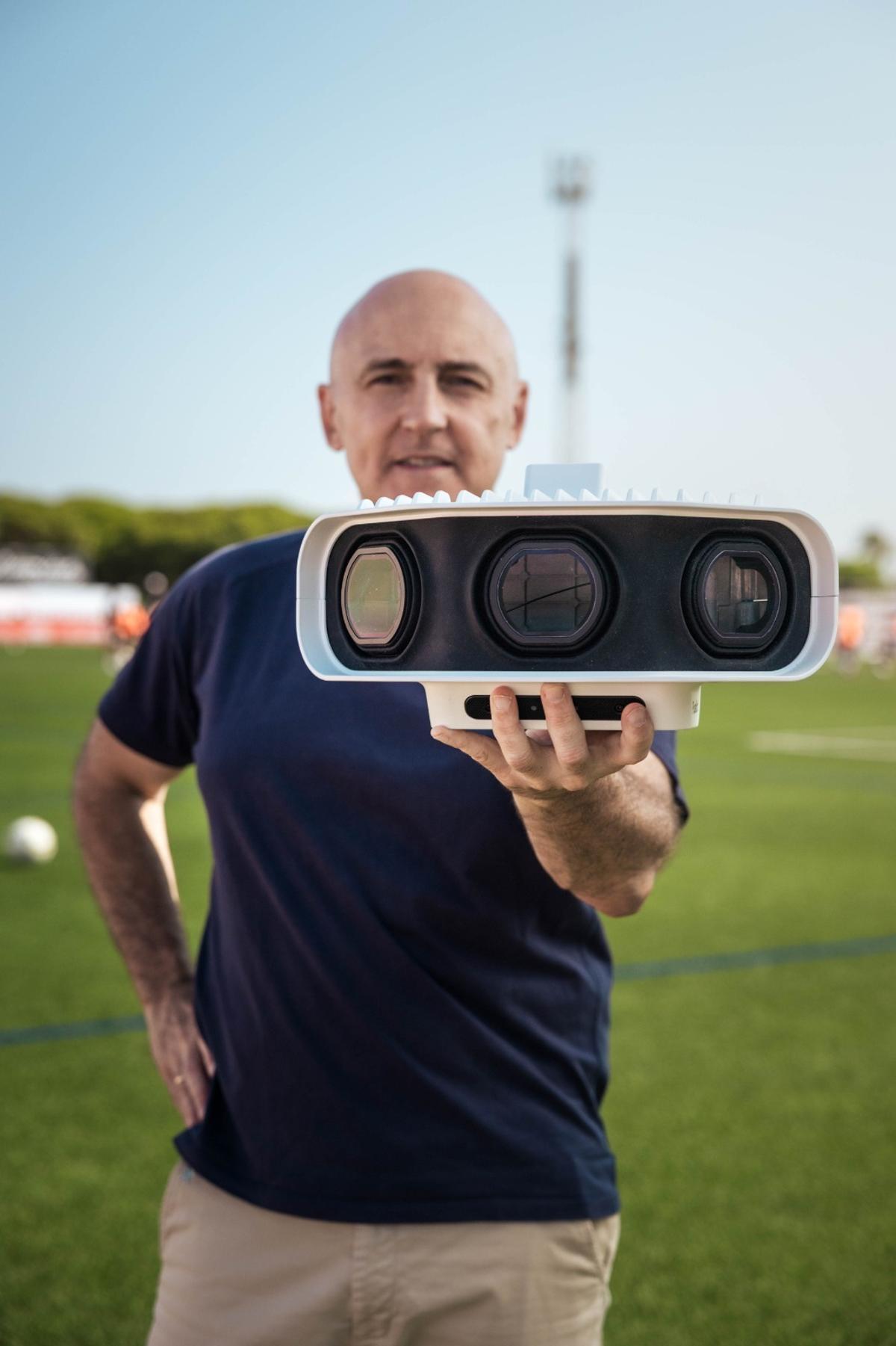 'Maldini', con una de las cámaras de ATM Media