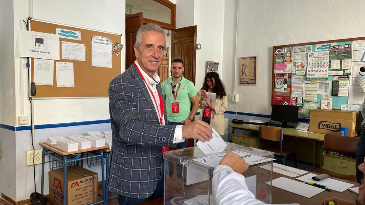 El candidato del PSOE de Puente Genil, Esteban Morales
