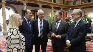 Canteli pide escuchar las dos versiones de la agresión a los activistas de izquierdas y recuerda que Rosón ya tuvo "otro incidente similar y a las mismas horas" en 2021: "Solo sé lo que dice una parte y los jóvenes ovetenses no son tan malos"