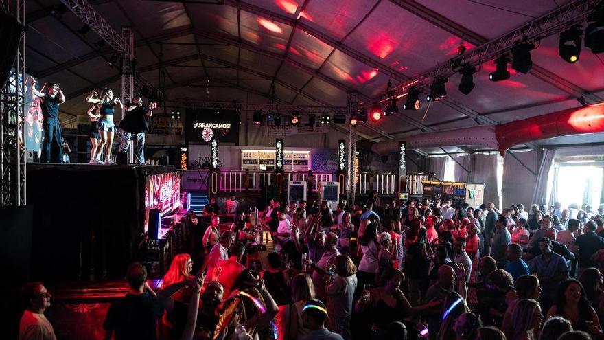 La noche del sábado en la Feria de Cáceres deja cinco traslados a centros sanitarios, peleas y una intoxicación con convulsiones