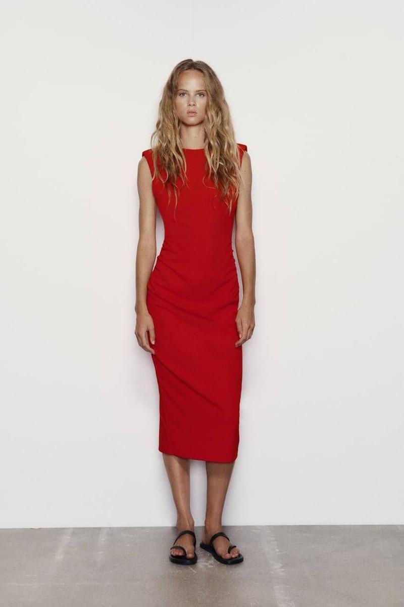 Vestido midi de cuello redondo y manga sisa con hombreras