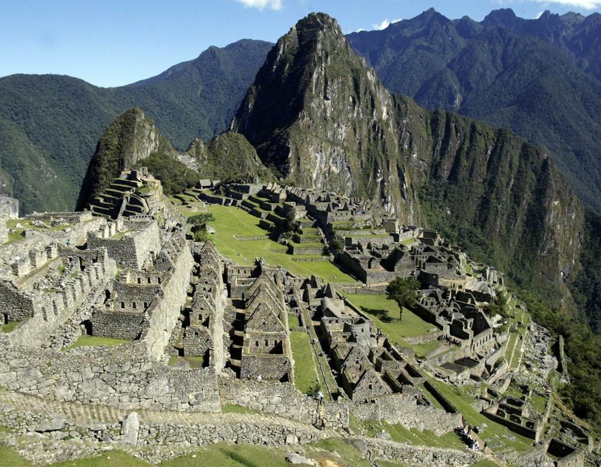 A view of the Inca citadel of Machu Picchu in Cuzco is seen in this November, 2003 file photo. Peru’s Machu Picchu, Jordan’s Petra and the Acropolis were among the top contenders to be picked as the new seven Wonders of the World with just a few hours to go in a massive poll to pick the winners. Voting in what may be the biggest ever global online poll closes at midnight on July 6, 2007 ahead of the announcement of the winners at a ceremony on July 7 in Lisbon. REUTERS/Pilar Olivares (PERU) A view of the Inca citadel of Machu Picchu in Cuzco is seen in this November, 2003 file photo. Peru’s Machu Picchu, Jordan’s Petra and the Acropolis were among the top contenders to be picked as the new seven Wonders of the World with just a few hours to go in a massive poll to pick the winners. Voting in what may be the biggest ever global online poll closes at midnight on July 6, 2007 ahead of the announcement of the winners at a ceremony on July 7 in Lisbon. REUTERS/Pilar Olivares (PERU)