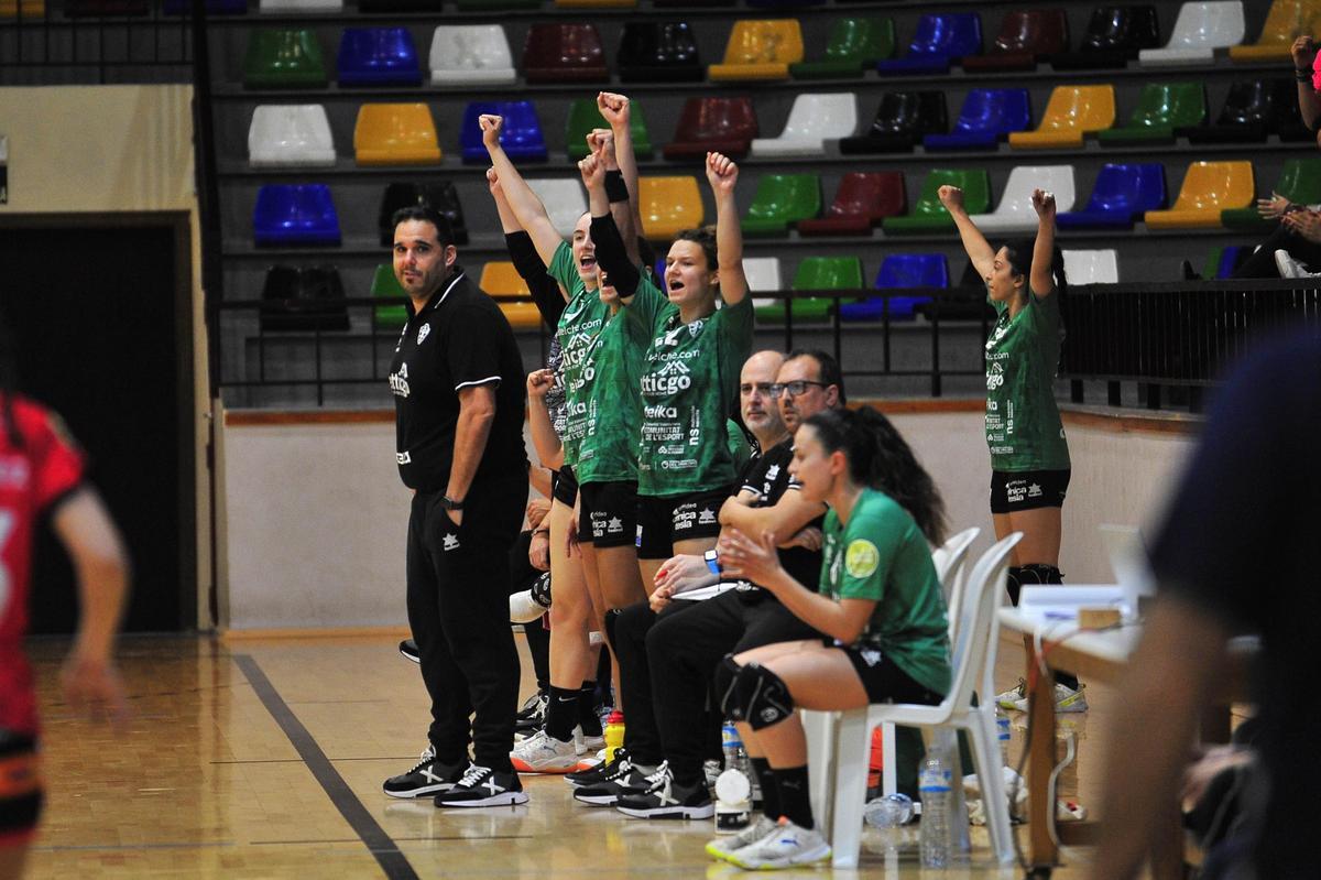El Atticgo Elche visita al Porriño en la ida de los cuartos de la liga