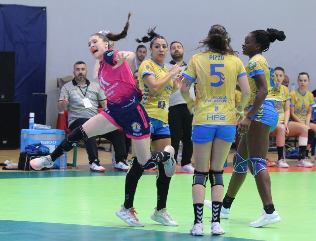 Primer partido de la final de la EHF European Cup entre el Rocasa y el Balonmano Costa del Sol