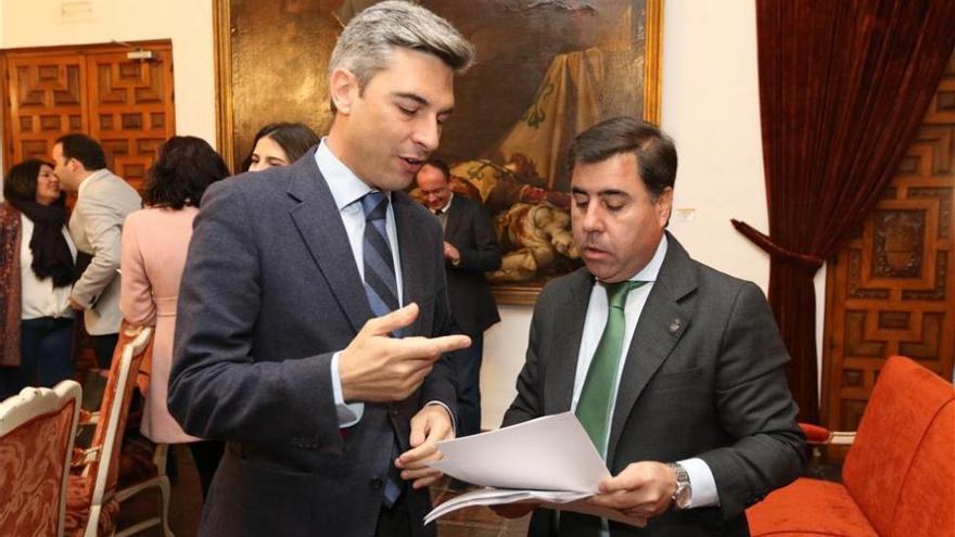 El alcalde de Encinarejo exige en el pleno de la Diputación la construcción de 24  VPO