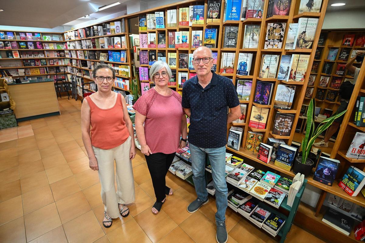 José Manuel Pastor, su hermana y contable Ángela Pastor y la dependienta y cuñada, Amparo Pérez
