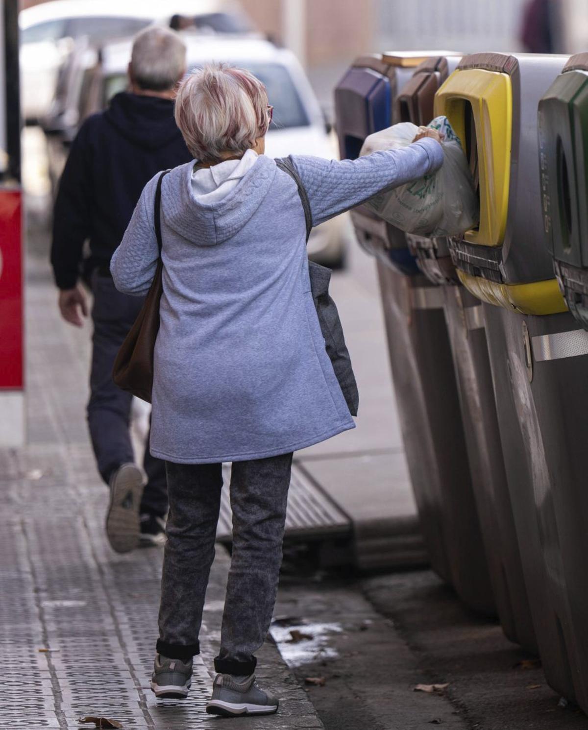 Les llars de BCN paguen 131 euros de mitjana per les escombraries