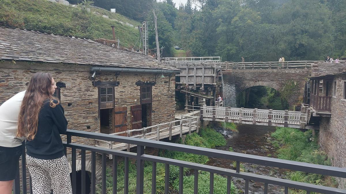 Visitantes, ayer, en el Museo de los Molinos de Mazonovo.