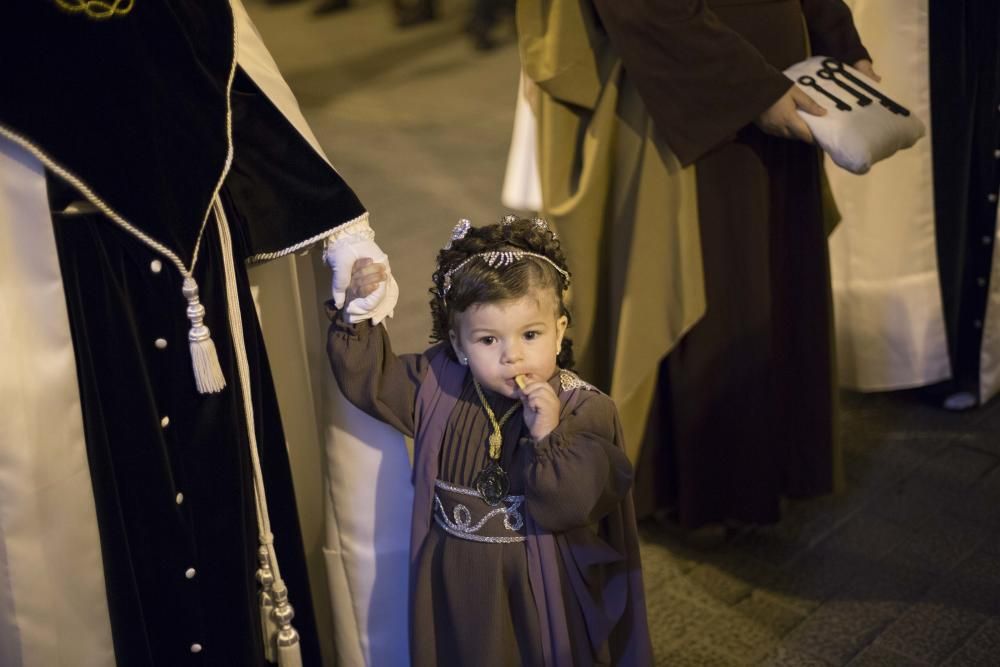 Procesión de la Real Hermandad de Jesús con la Cruz y Cristo Resucitado