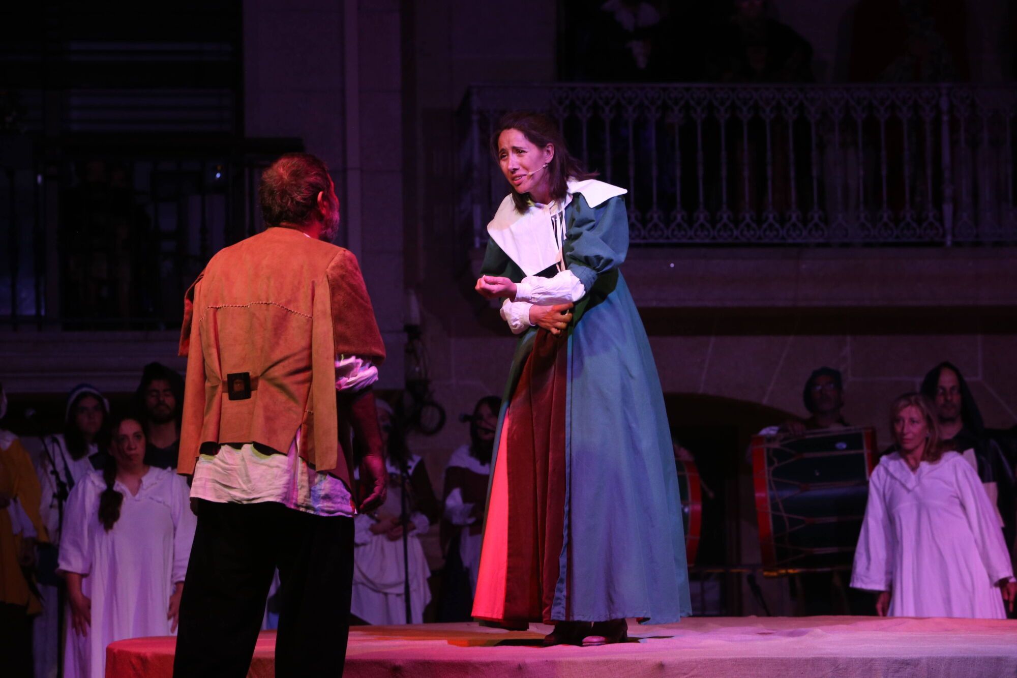 REPRESENTACION TEATRAL DE LA INVASION TURCA DEFENSA DA VILA POR LAS CALLES DE CANGAS