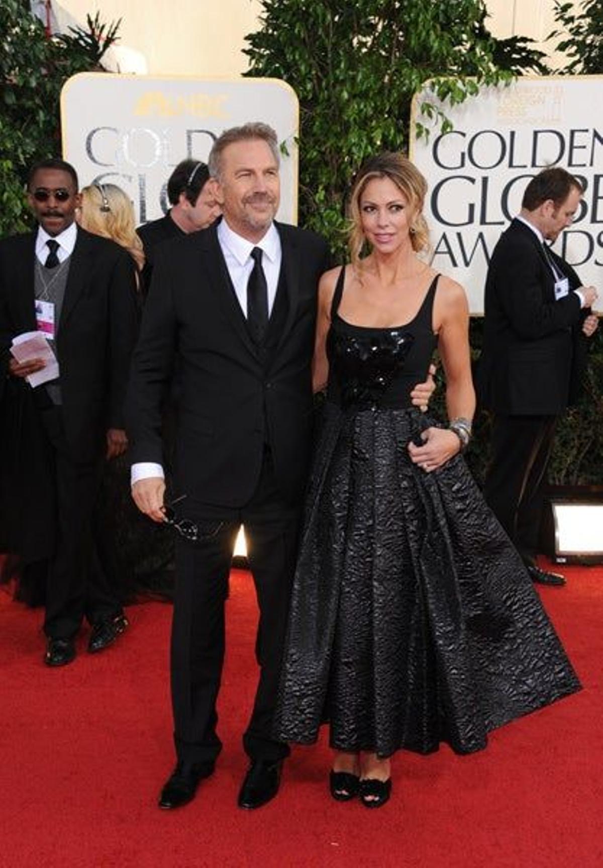Kevin Costner y su mujer