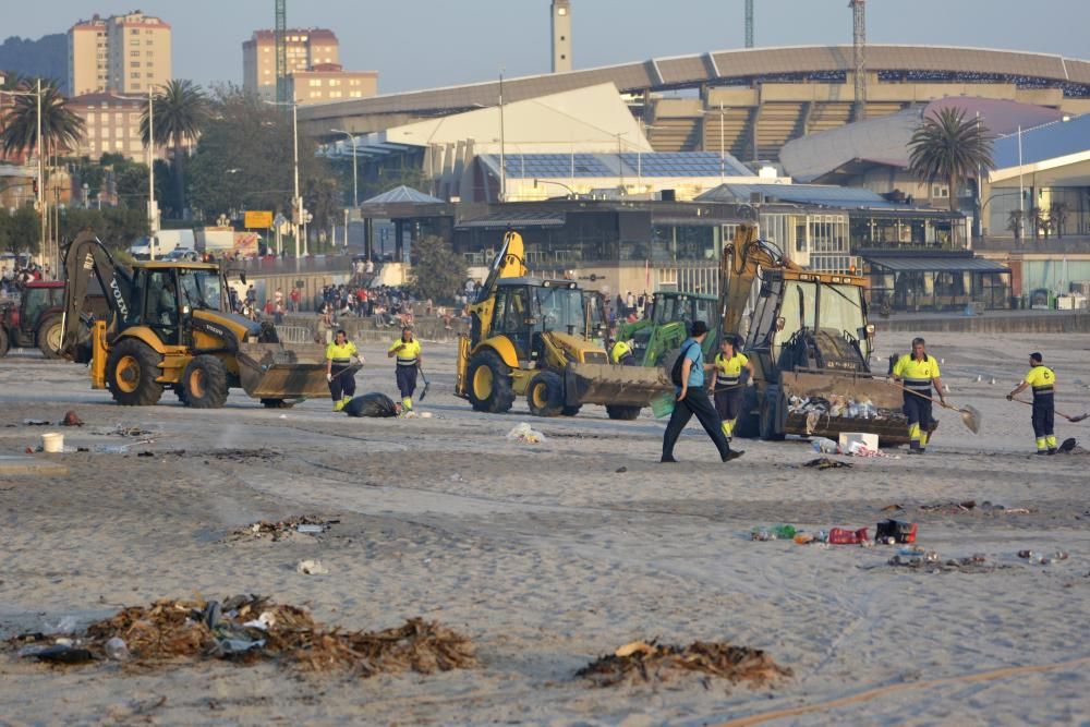 Así amanecieron las playas de ensenada del Orzán